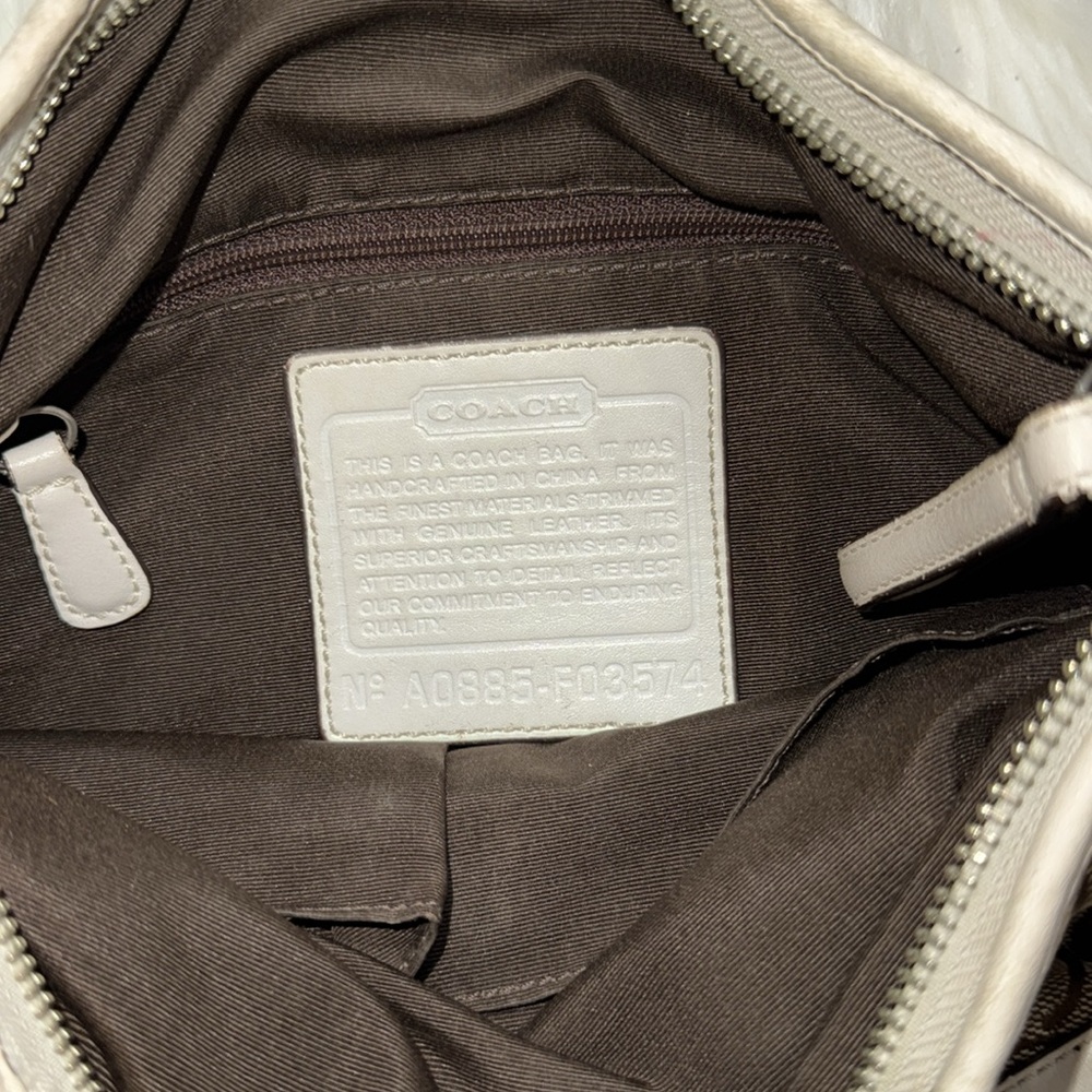 COACH 3577 CANVAS AMD LEATHER SHOULDER BAG - Picture 3 of 4